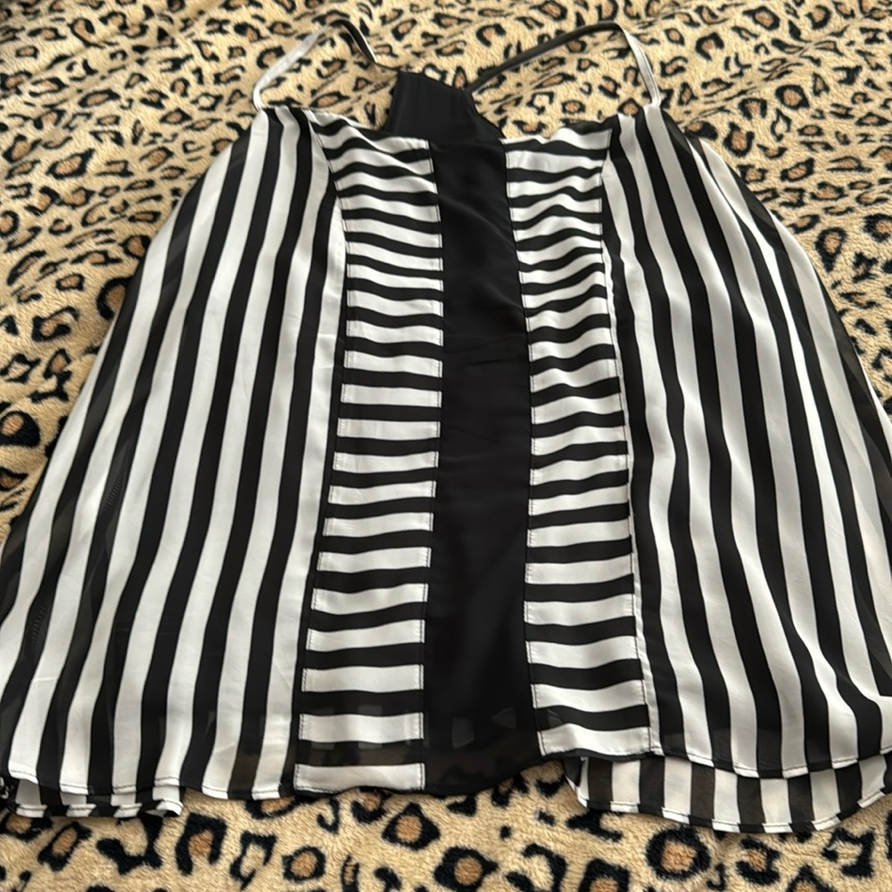 Stripped razor back top
